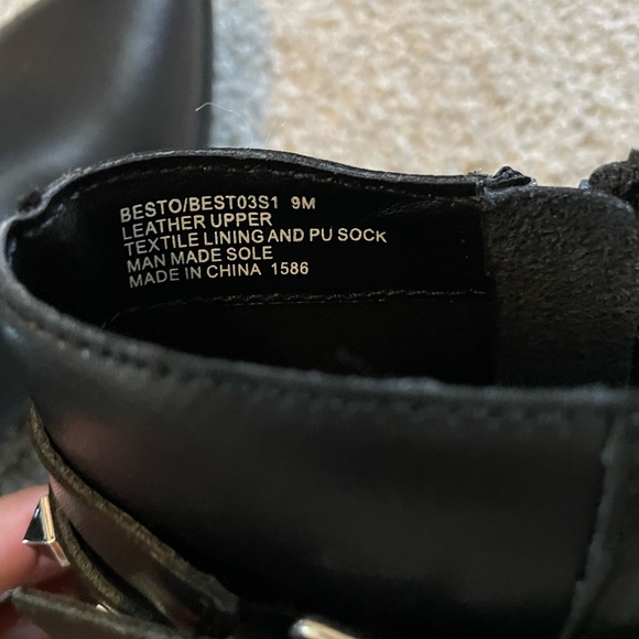 Brand new. Steve Madden Ankle Boots 👢 - Picture 7 of 7